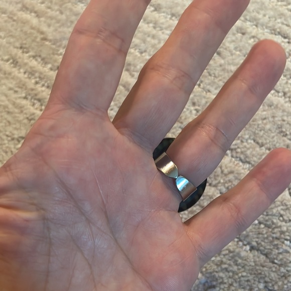 Adjustable statement ring - Picture 3 of 4